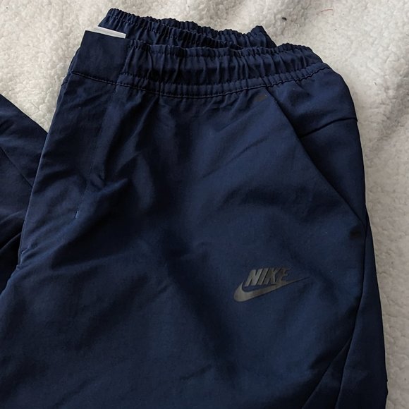 Nike Tech Essential Commuter Woven Pants Mens in Navy - Picture 5 of 7